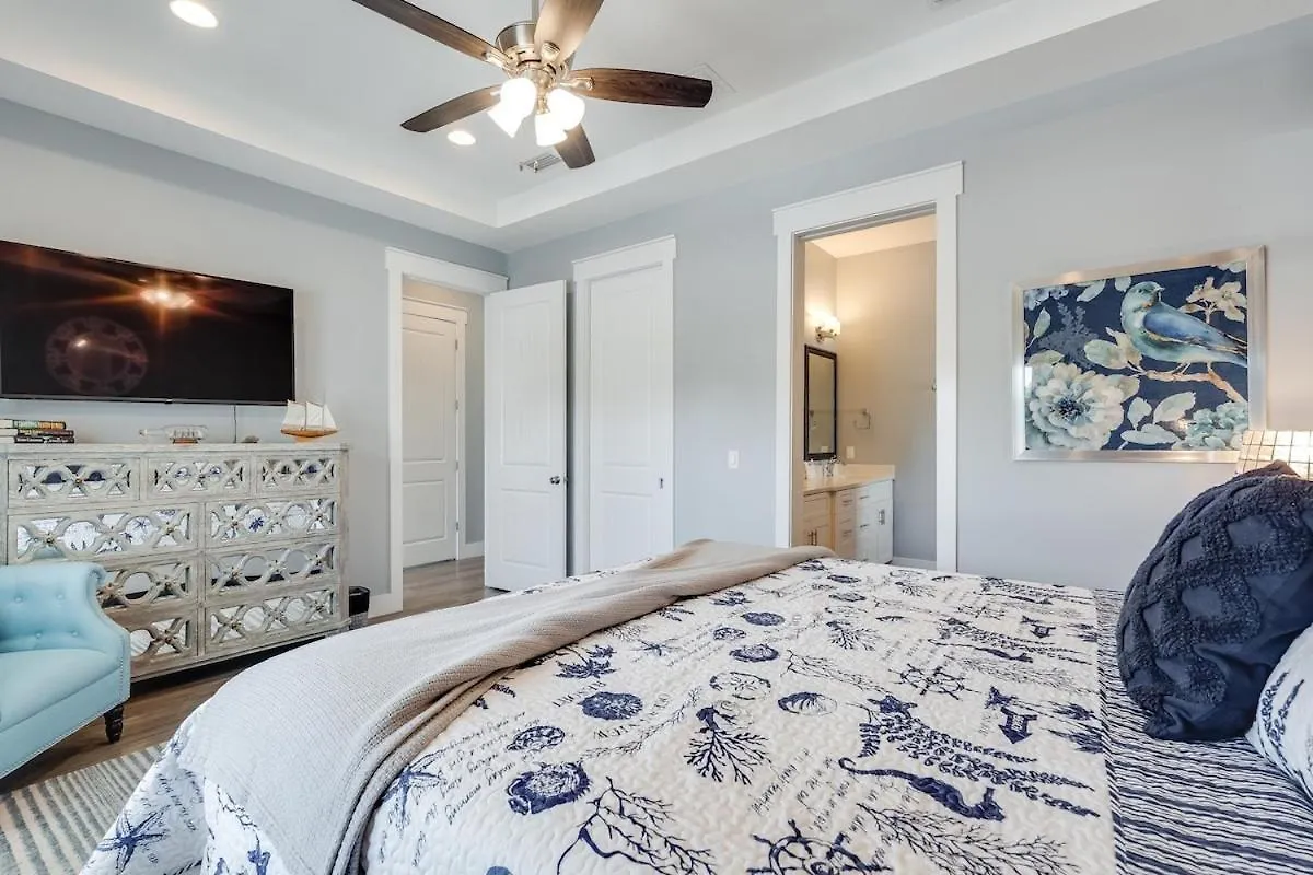 221 Sands Street - 4 Bedroom With Private Pool بنما سيتي بيتش بيت للعطل