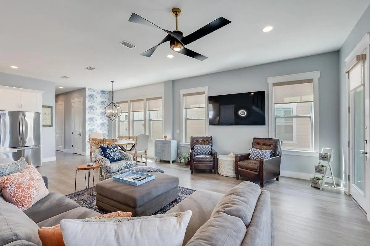 221 Sands Street - 4 Bedroom With Private Pool بنما سيتي بيتش