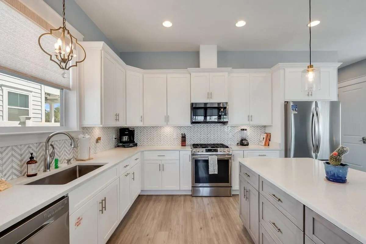 221 Sands Street - 4 Bedroom With Private Pool بنما سيتي بيتش