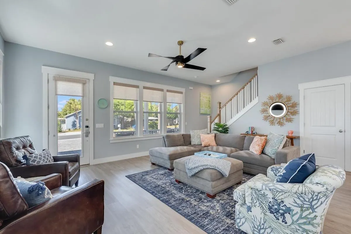 بيت للعطل 221 Sands Street - 4 Bedroom With Private Pool بنما سيتي بيتش
